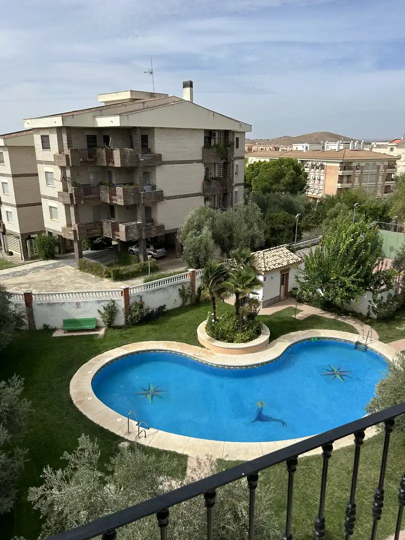 Piso en venta en Calle Alfredo Calderón, 810, La Carolina Piscina de Piso en venta en La Carolina con Aire acondicionado, Calefacción y Jardín privado