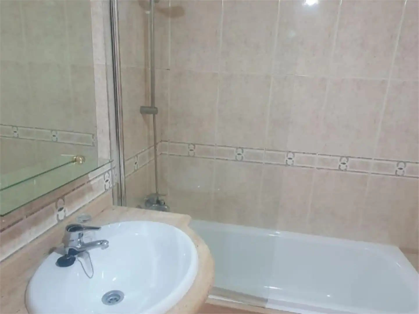 Attic for rent in Travesia Bellavista, 6, Adina - Portonovo Bathroom of Attic for rent in Sanxenxo with Heating, Terrace and Storage room