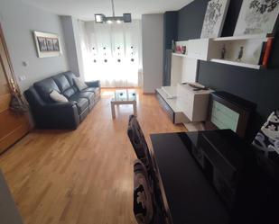 Living room of Duplex for sale in San Andrés del Rabanedo  with Heating, Parquet flooring and Storage room