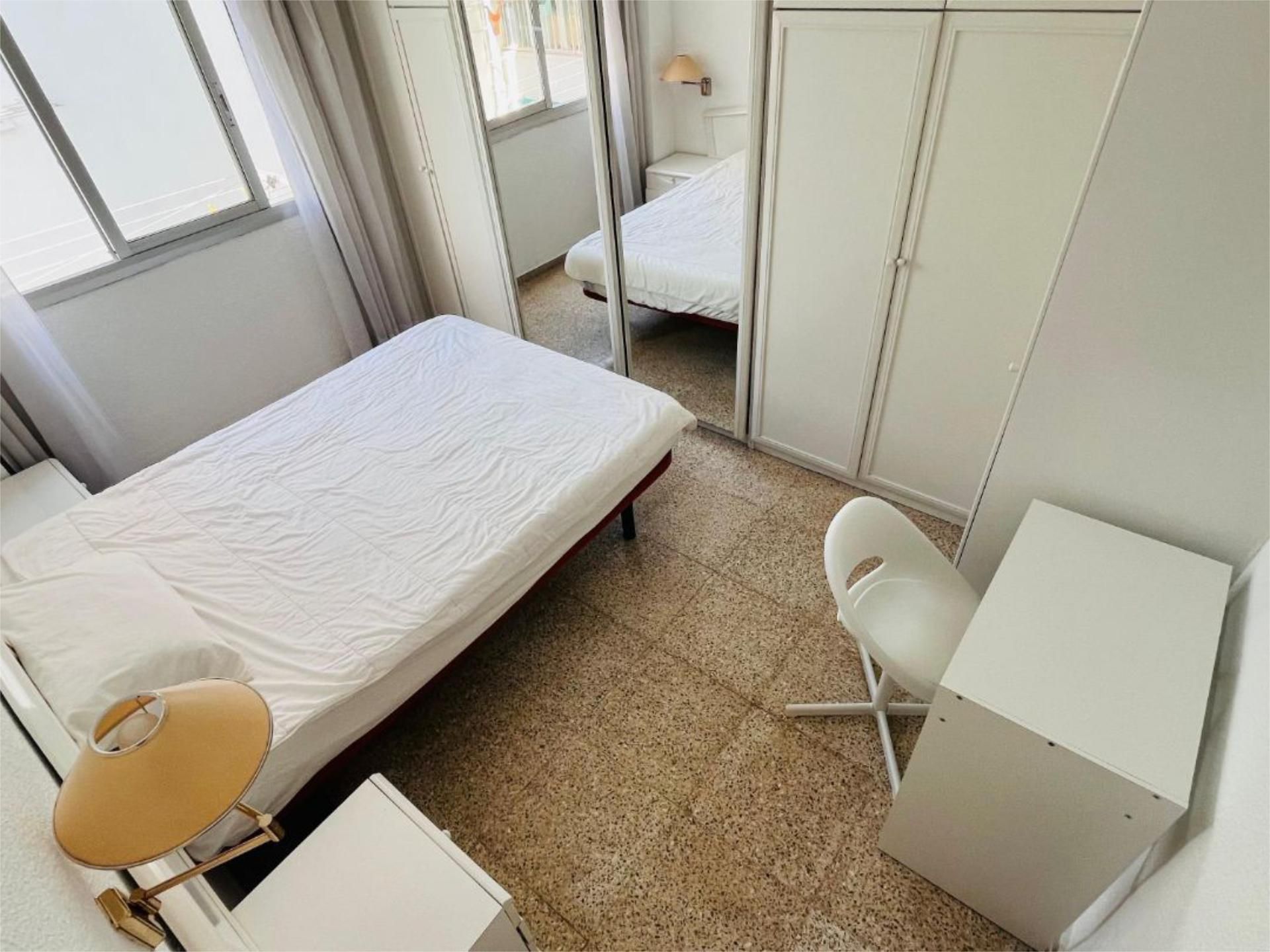Bedroom of Flat to share in Alicante / Alacant  with Air Conditioner, Terrace and Furnished