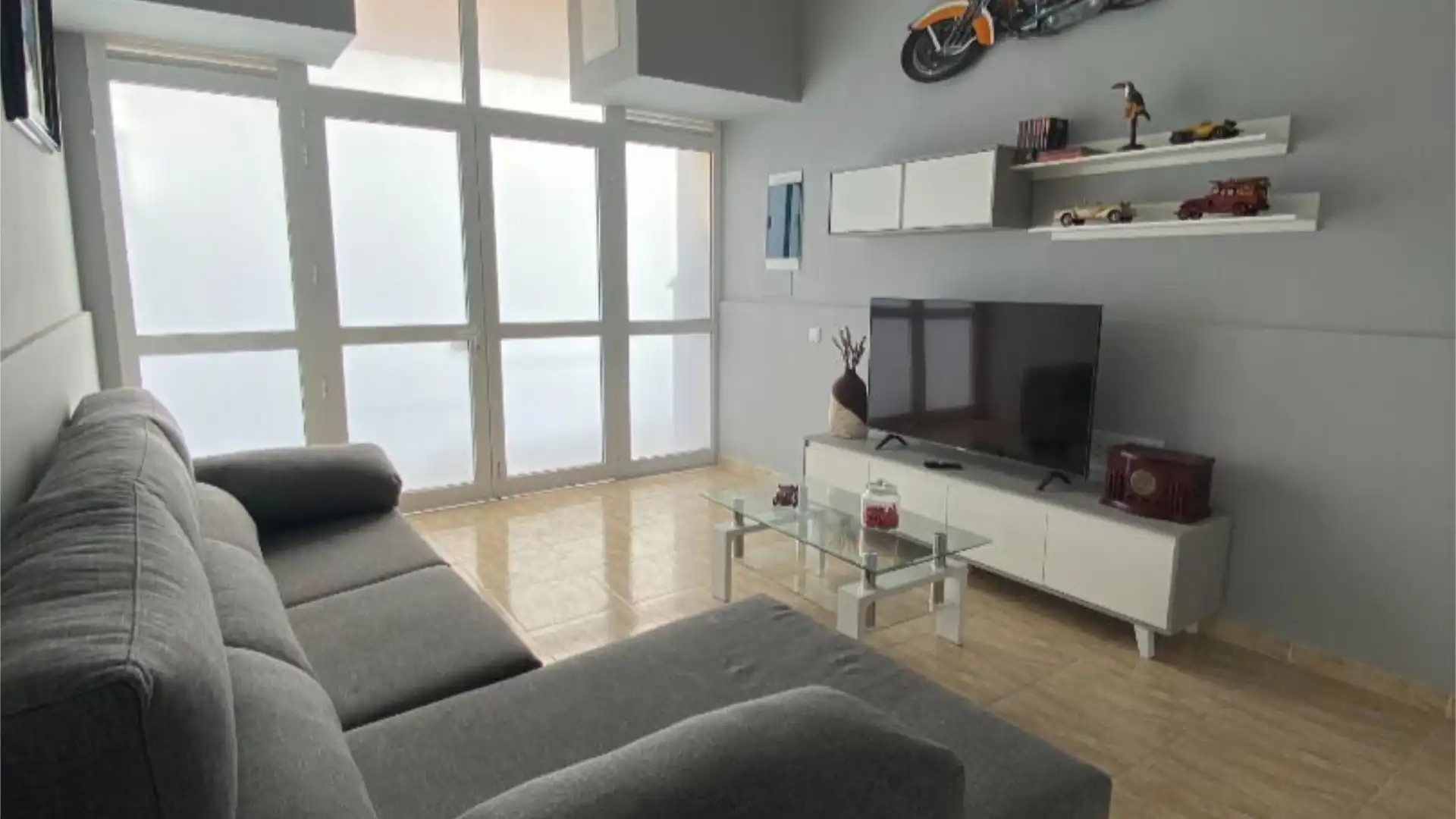 Piso en venta en Calle Marconi, 8, Vecindario - El Doctoral - Cruce de Sardina Sala de estar de Piso en venta en Santa Lucía de Tirajana con Aire acondicionado y Amueblado