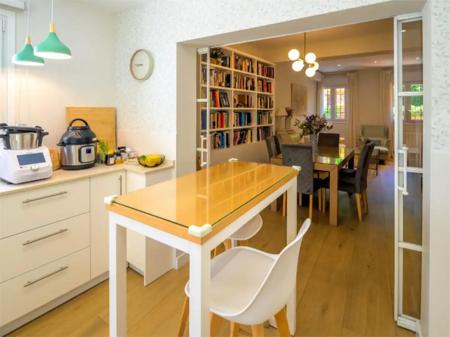 Dining room of Flat for sale in Sevilla  with Air Conditioner, Heating and Parquet flooring