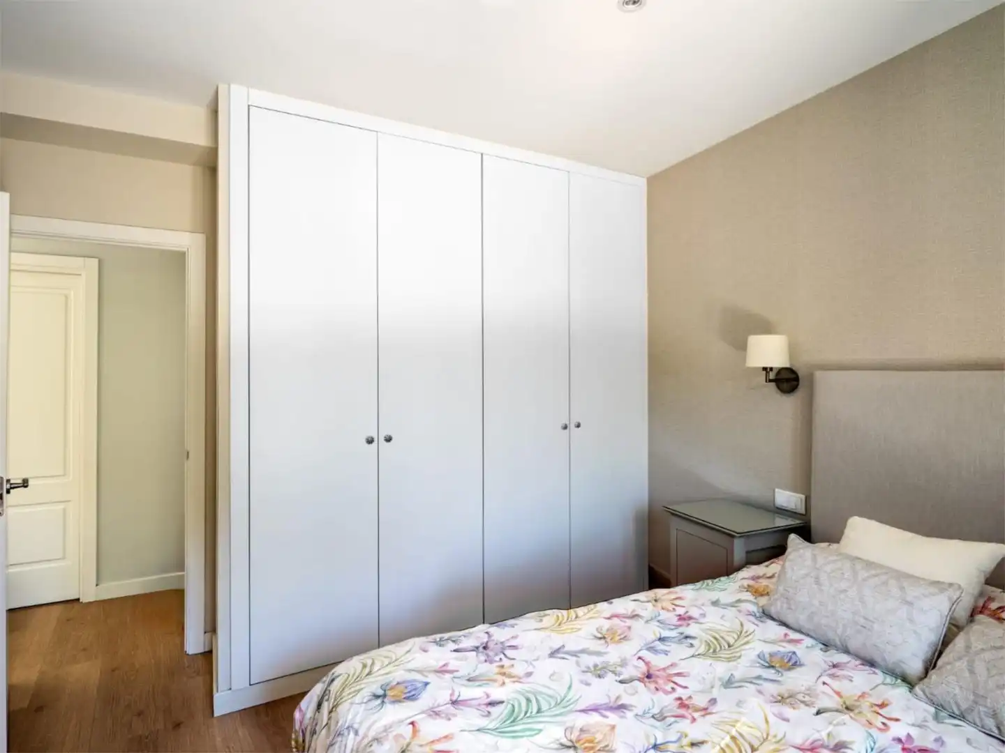 Bedroom of Flat for sale in Sevilla  with Air Conditioner, Heating and Parquet flooring