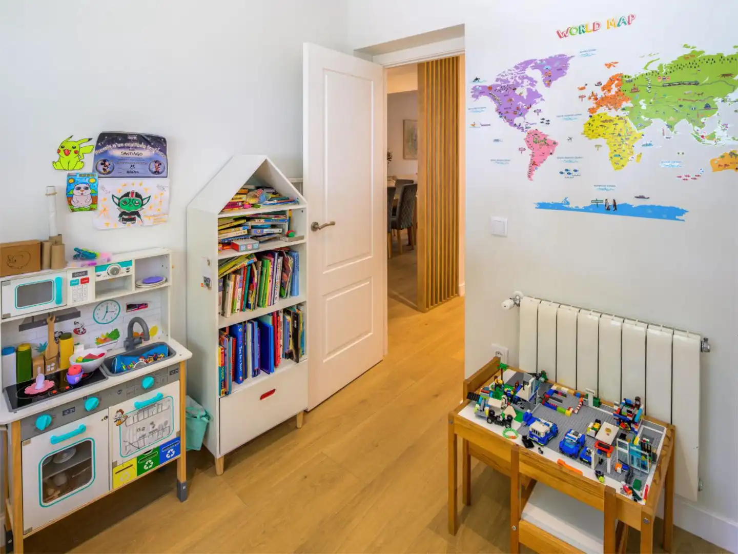 Bedroom of Flat for sale in Sevilla  with Air Conditioner, Heating and Parquet flooring