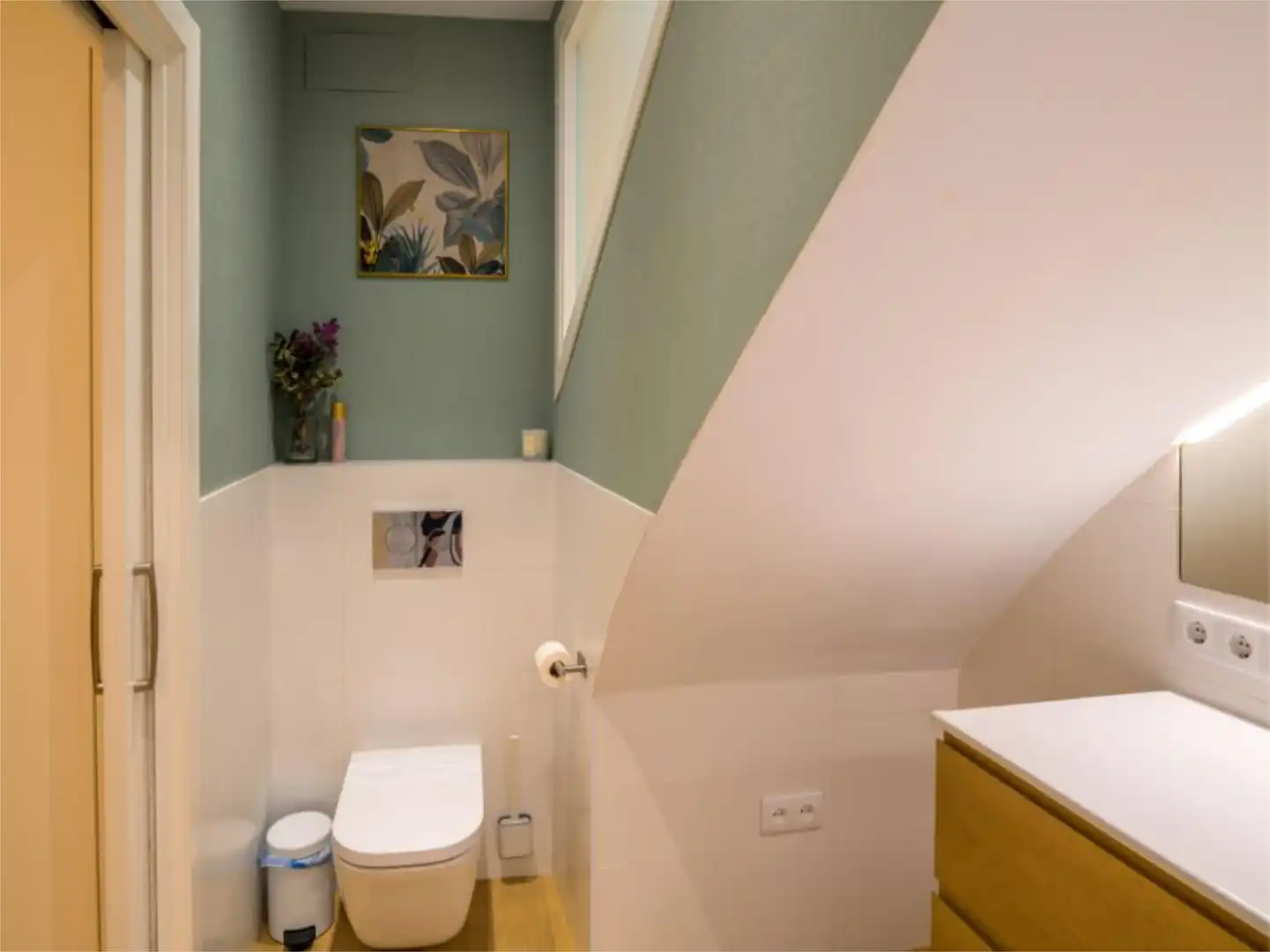 Bathroom of Flat for sale in Sevilla  with Air Conditioner, Heating and Parquet flooring