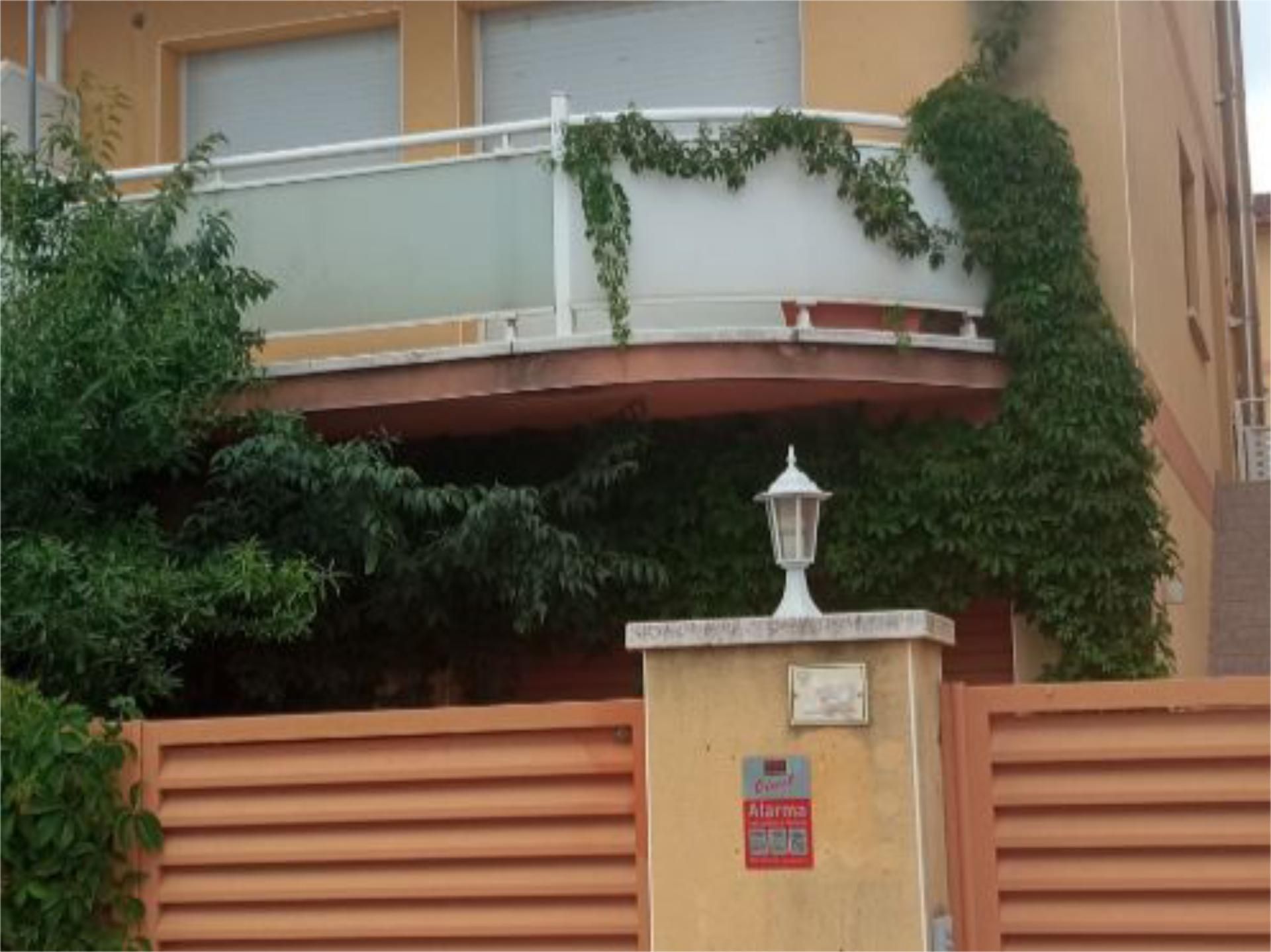 Exterior view of Single-family semi-detached for sale in Perafort  with Air Conditioner, Terrace and Balcony