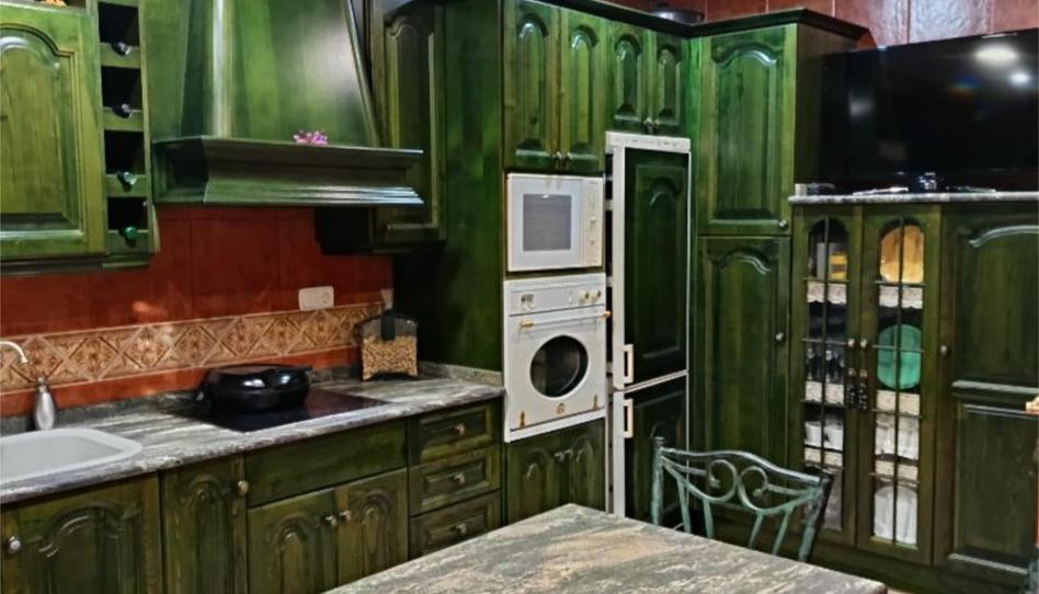 Foto 1 de Casa adosada en venda a Calle Don Juan Bautista Donaire, 15, Consuegra, Toledo