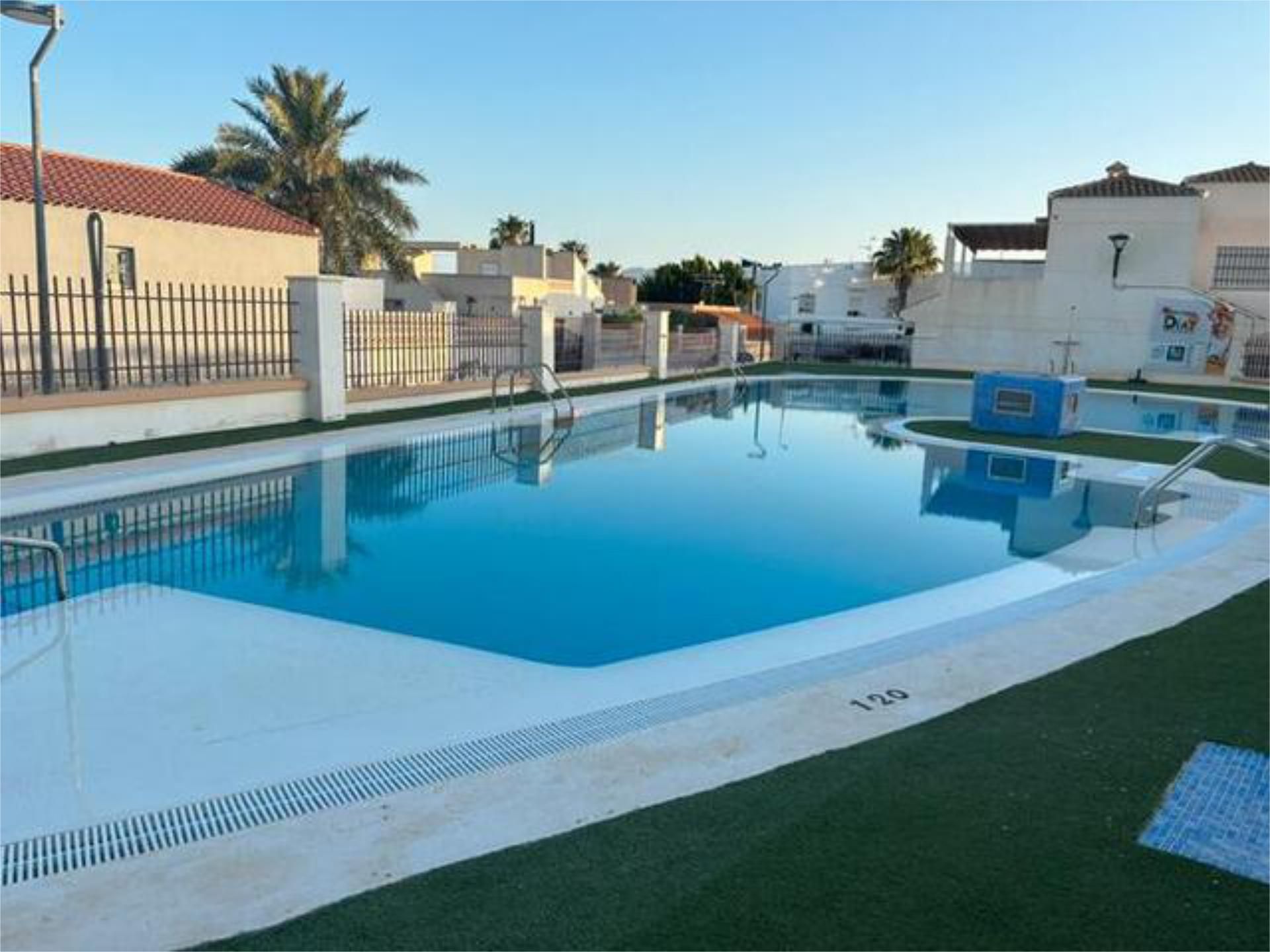 Piscina de Apartament de lloguer en Pulpí amb Terrassa, Piscina i Moblat