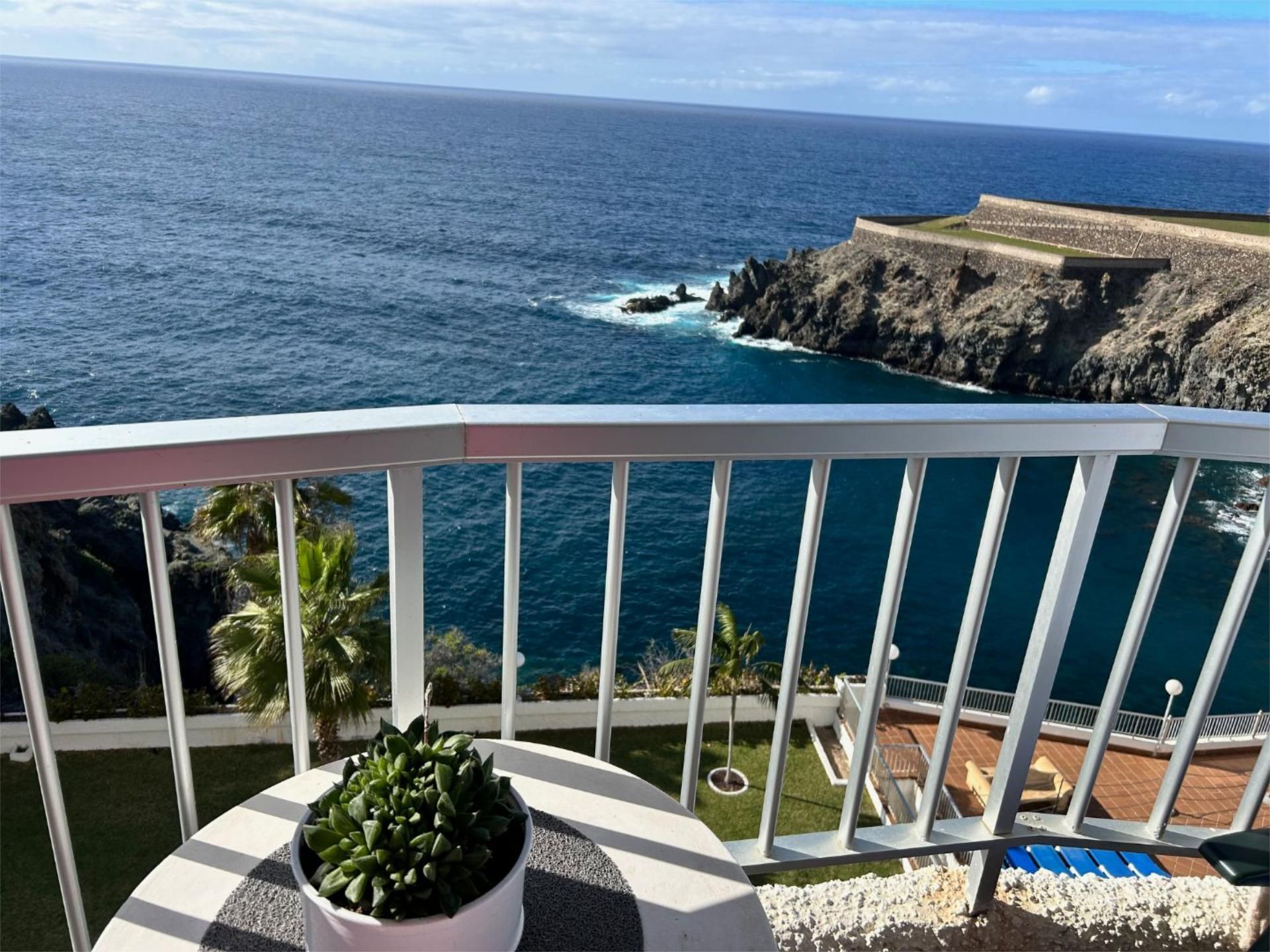 Exterior view of Flat for sale in Icod de los Vinos  with Private garden, Swimming Pool and Balcony