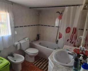 Bany de Casa o xalet en venda en Castellón de la Plana / Castelló de la Plana amb Calefacció, Terrassa i Traster