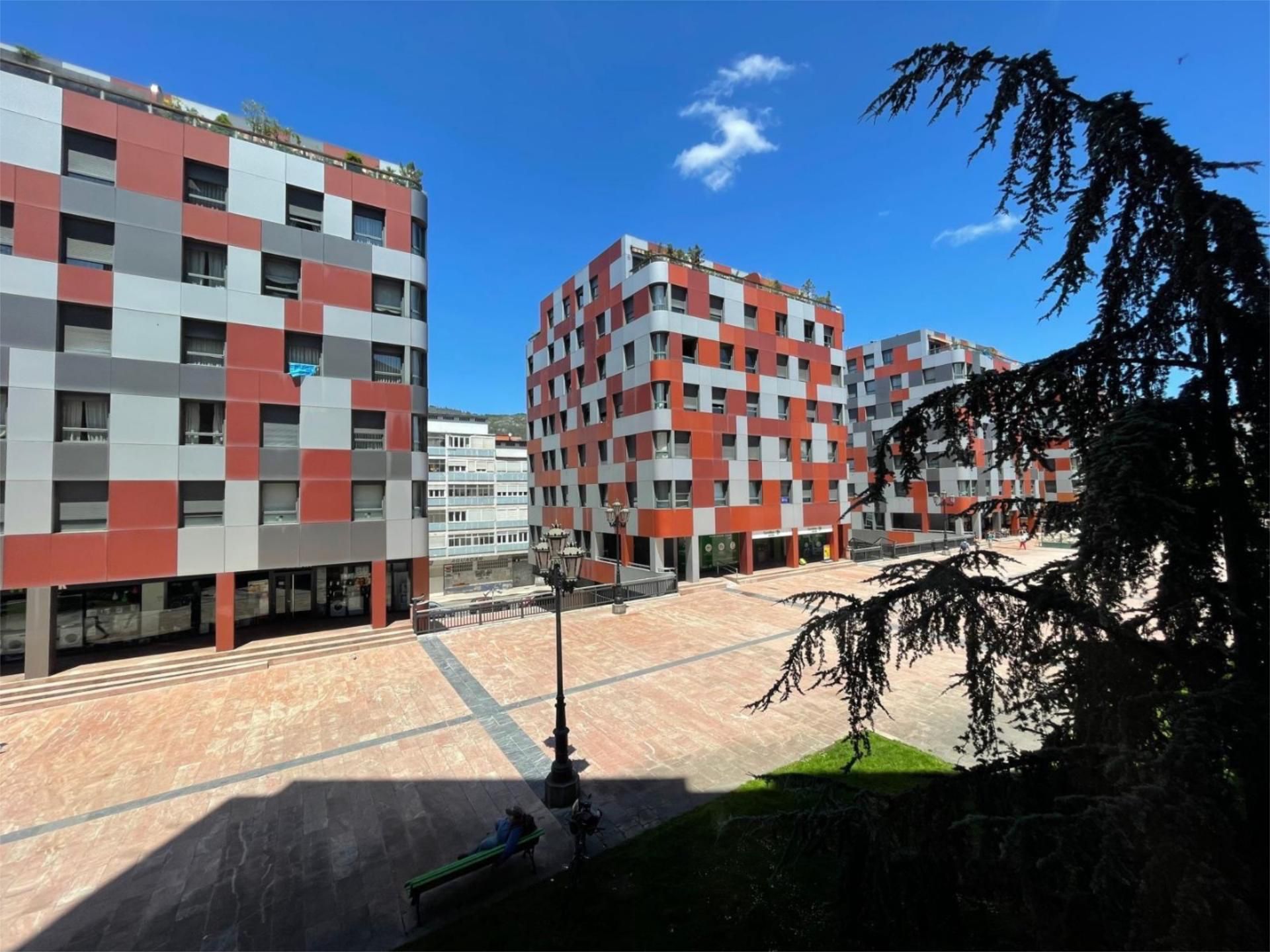 Vista exterior de Pis en venda en Oviedo 