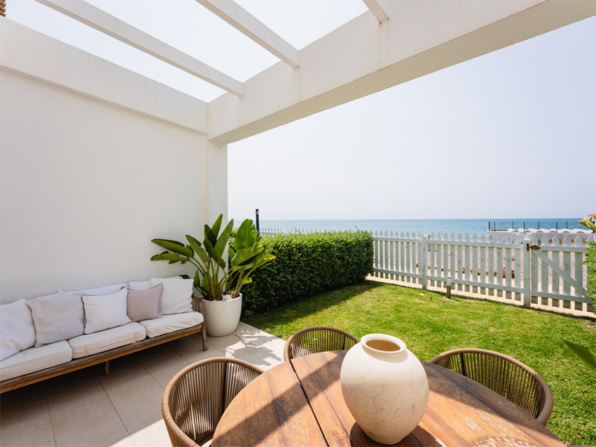 Terrassa de Casa adosada de lloguer en Estepona amb Aire condicionat, Calefacció i Jardí privat