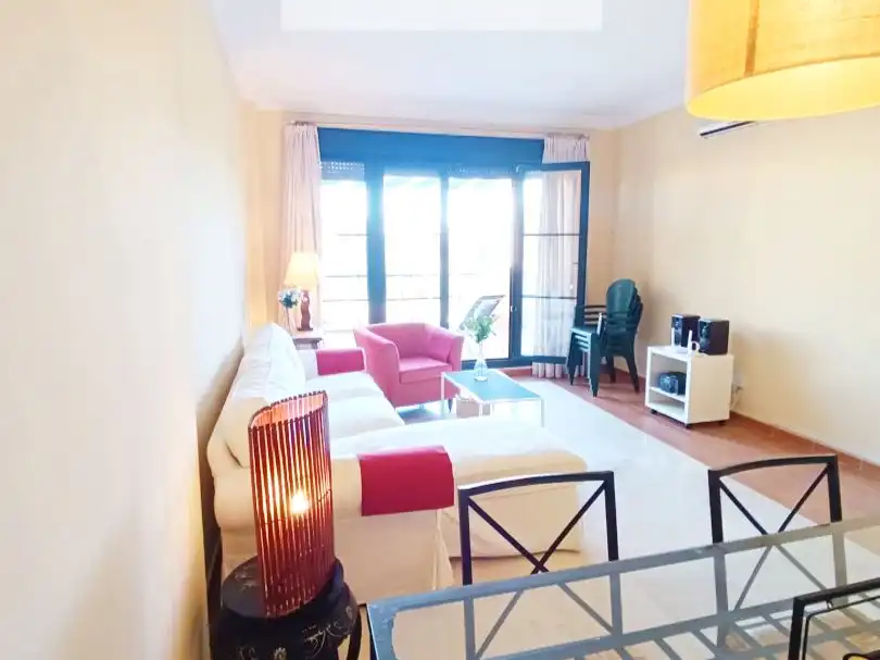 Wohnung zum Verkauf in Calle Casa de Santa Margarita, 7, Isla Canela Wohnzimmer von Wohnung zum Verkauf in Ayamonte mit Heizung, Privatgarten und Parkett