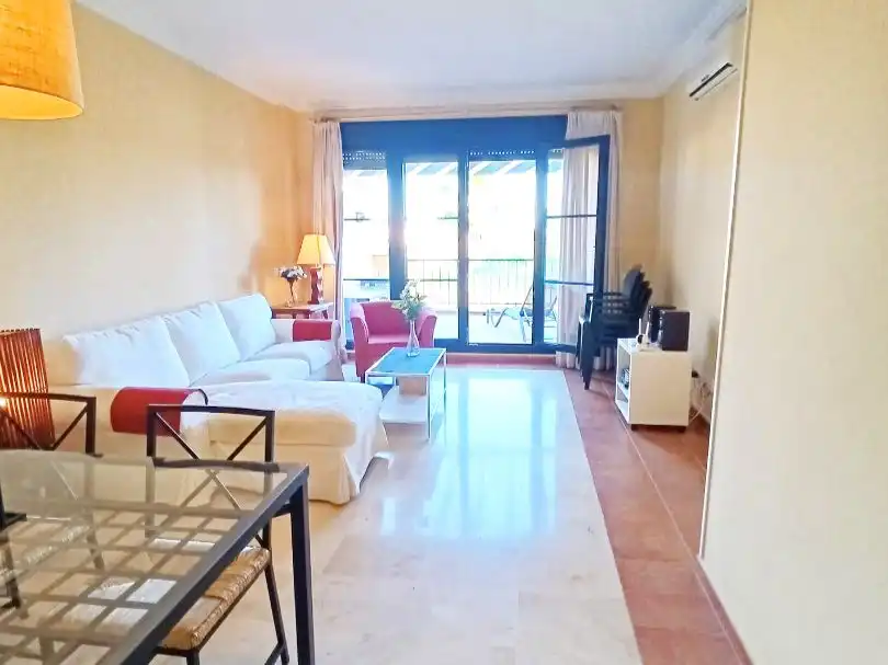 Wohnung zum Verkauf in Calle Casa de Santa Margarita, 7, Isla Canela Wohnzimmer von Wohnung zum Verkauf in Ayamonte mit Heizung, Privatgarten und Parkett