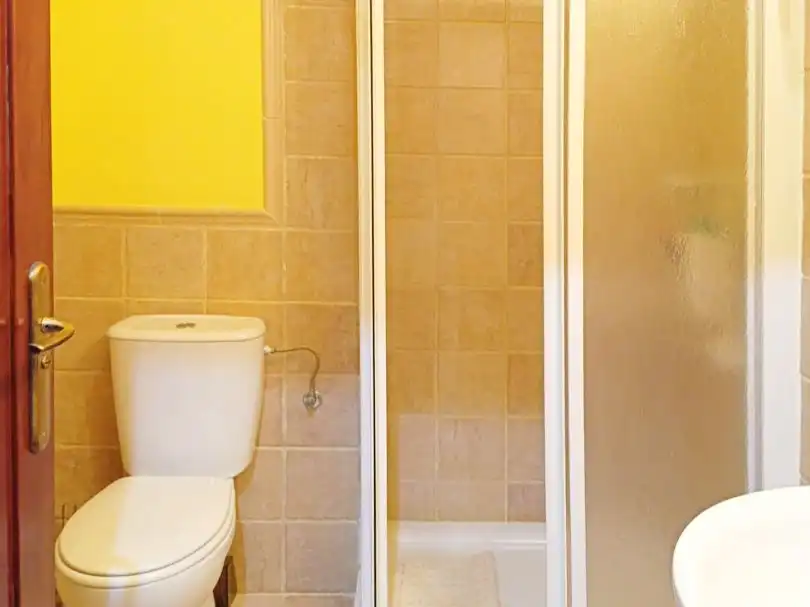 Wohnung zum Verkauf in Calle Casa de Santa Margarita, 7, Isla Canela Badezimmer von Wohnung zum Verkauf in Ayamonte mit Heizung, Privatgarten und Parkett