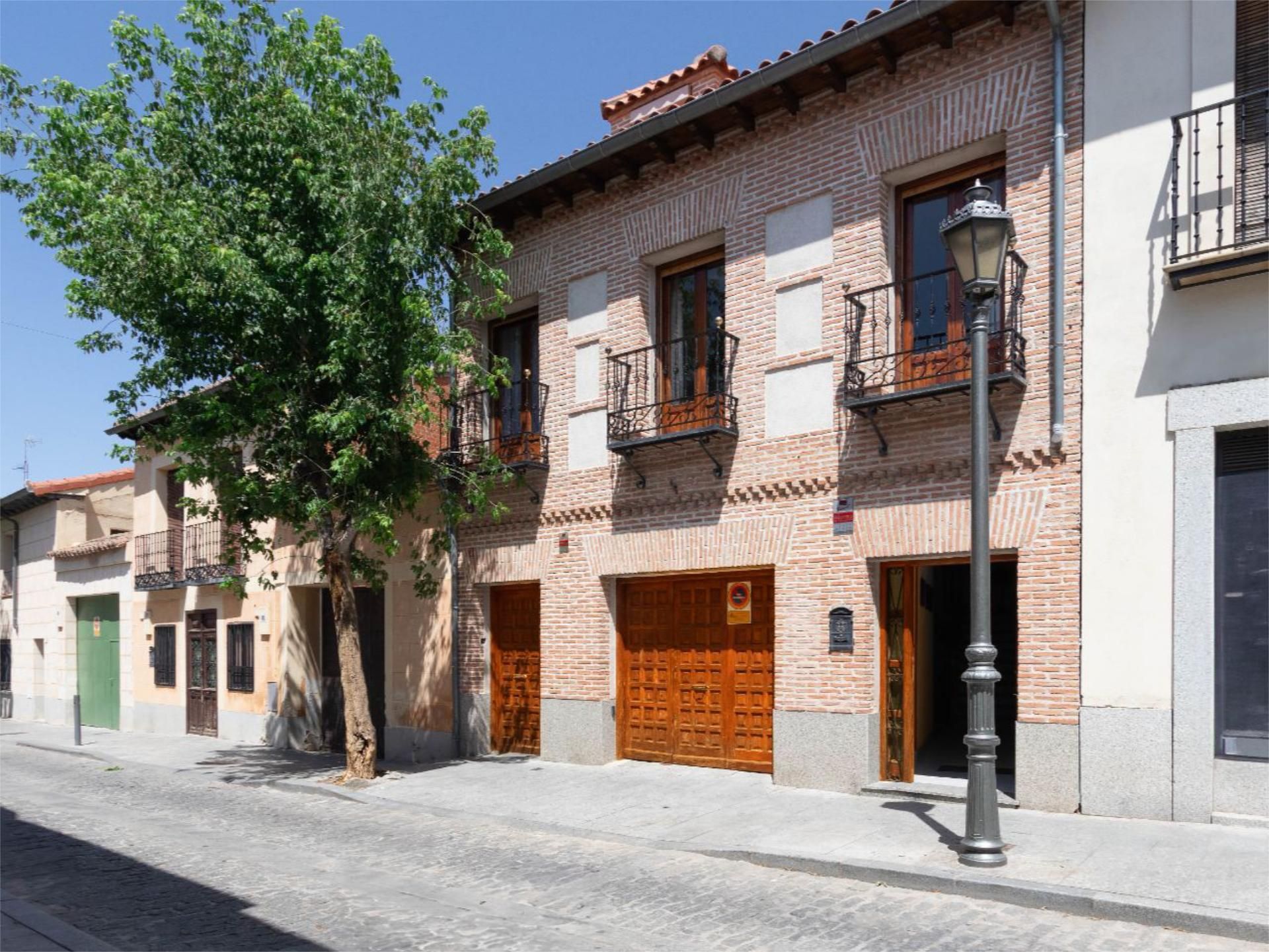 Vista exterior de Pis en venda en Navalcarnero amb Aire condicionat, Terrassa i Balcó