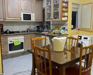 Kitchen of Flat to rent in San Juan de Aznalfarache  with Air Conditioner, Furnished and Washing machine