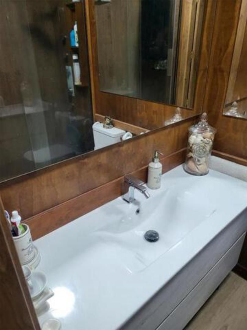 Bathroom of Study for sale in  Madrid Capital  with Heating and Furnished