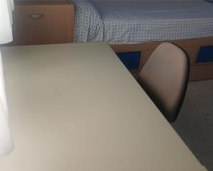 Bedroom of Flat to share in  Sevilla Capital  with Air Conditioner, Furnished and Balcony