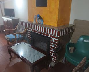 Sala d'estar de Casa adosada de lloguer en Piedrahíta amb Traster i TV
