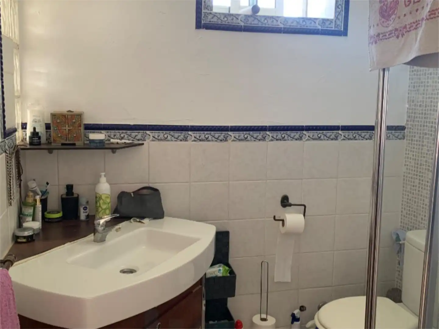 Bathroom of Apartments for share in Las Torres de Cotillas