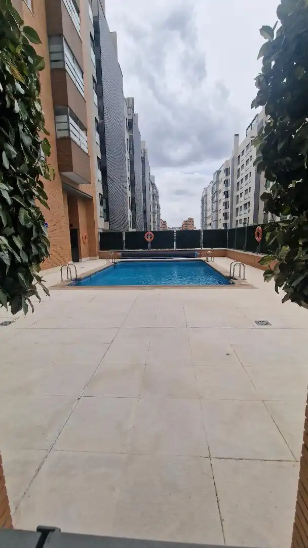 Piso de alquiler en Valdecarros Piscina de Piso de alquiler en Madrid con Aire acondicionado, Calefacción y Trastero