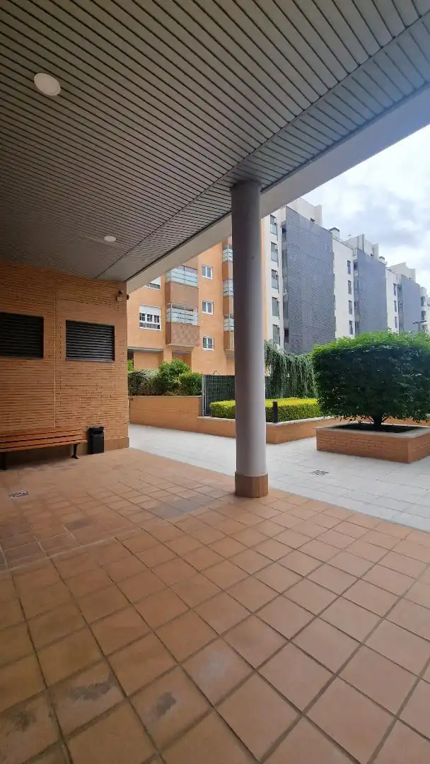 Piso de alquiler en Valdecarros Terraza de Piso de alquiler en Madrid con Aire acondicionado, Calefacción y Trastero