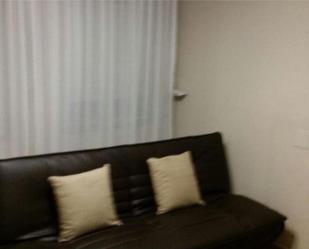 Dormitori de Apartament de lloguer en Lugo Capital amb Calefacció, Parquet i Moblat