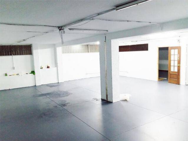 Local comercial en Alquiler en Avda. De los Ogíjares