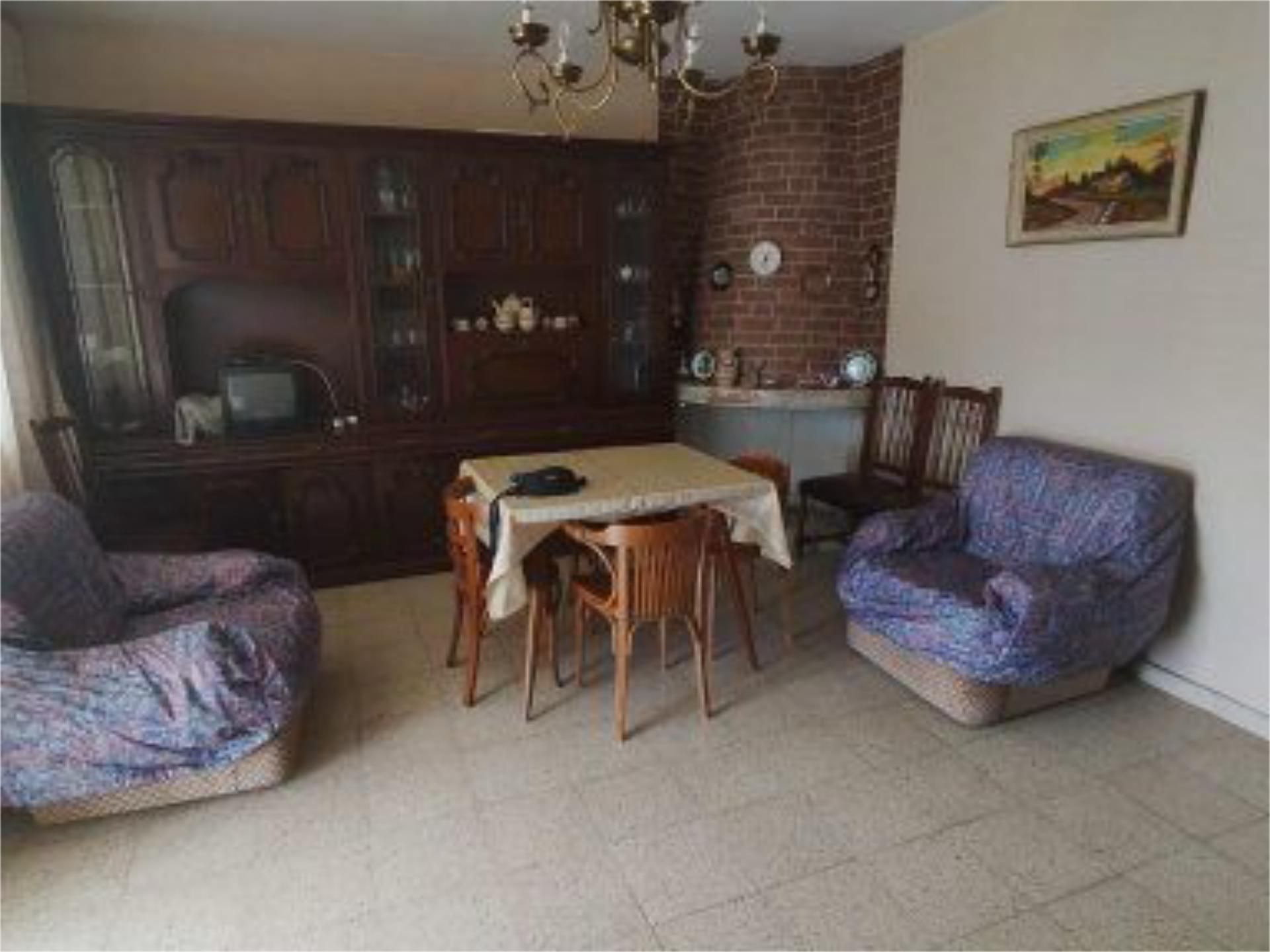 Sala d'estar de Pis en venda en Navarredonda de Gredos amb Terrassa, Moblat i Aparcament comunitari