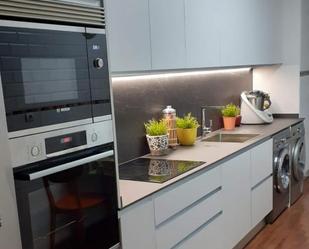 Cuina de Pis en venda en Gijón  amb Calefacció, Jardí privat i Parquet