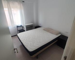 Schlafzimmer von Wohnung miete in L'Alcora mit Parkett, Möbliert und Ofen