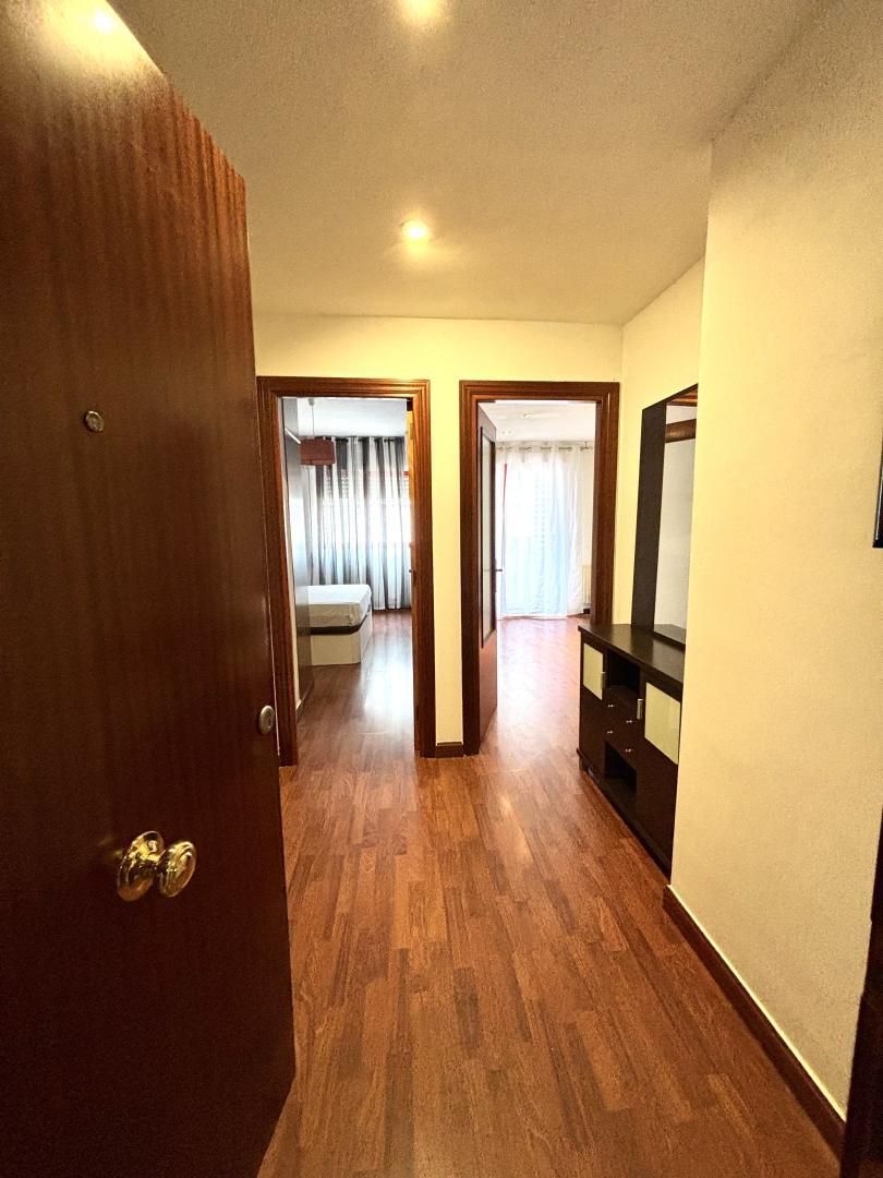 Bedroom of Flat to rent in Calahorra  with Air Conditioner, Heating and Parquet flooring