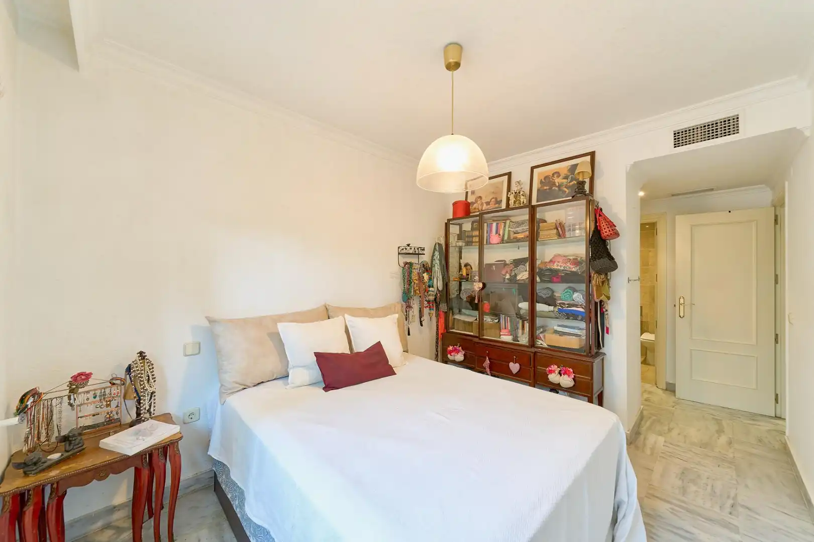 Bedroom of Flat for sale in Marbella  with Terrace and Swimming Pool