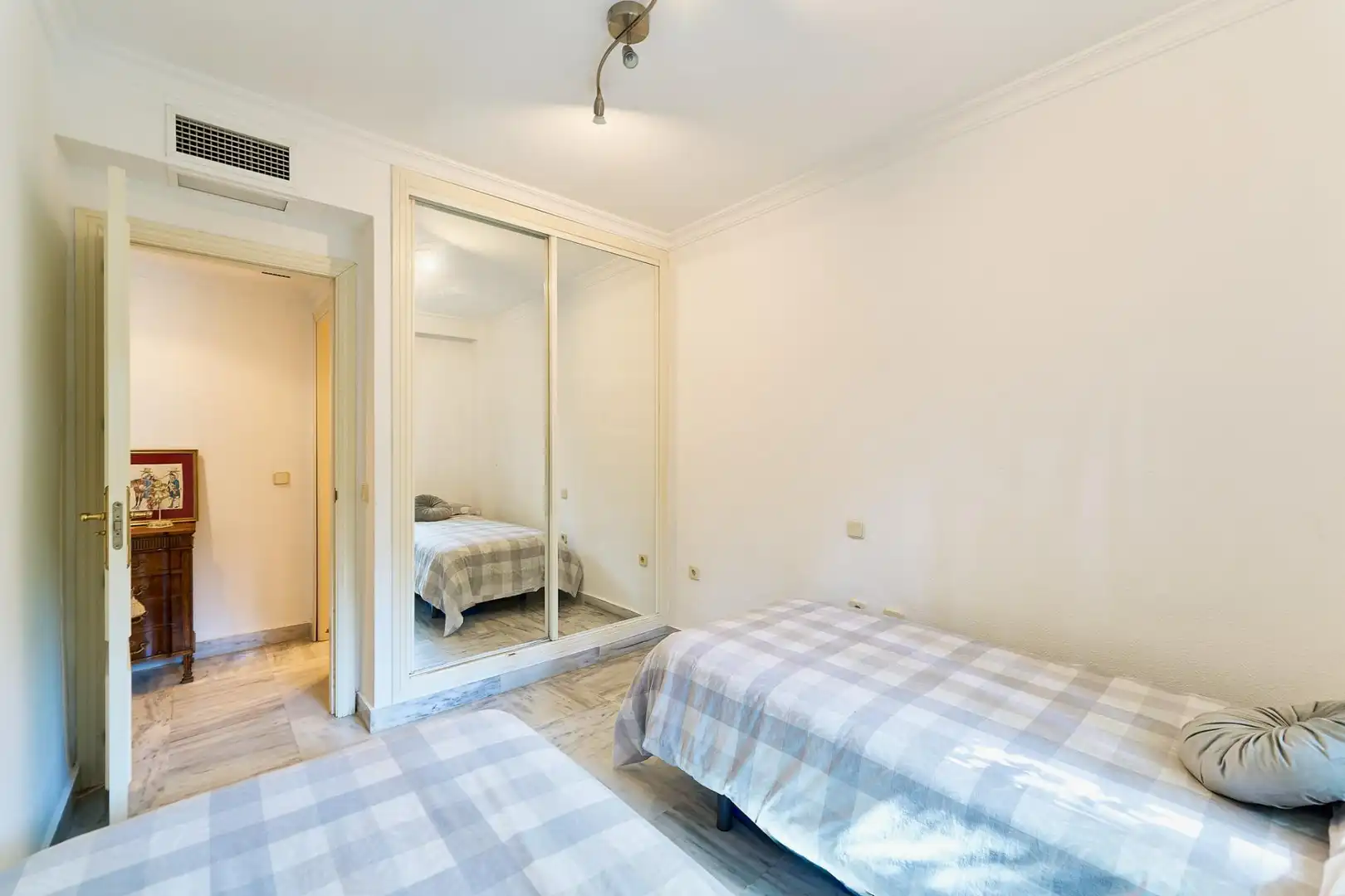 Bedroom of Flat for sale in Marbella  with Terrace and Swimming Pool