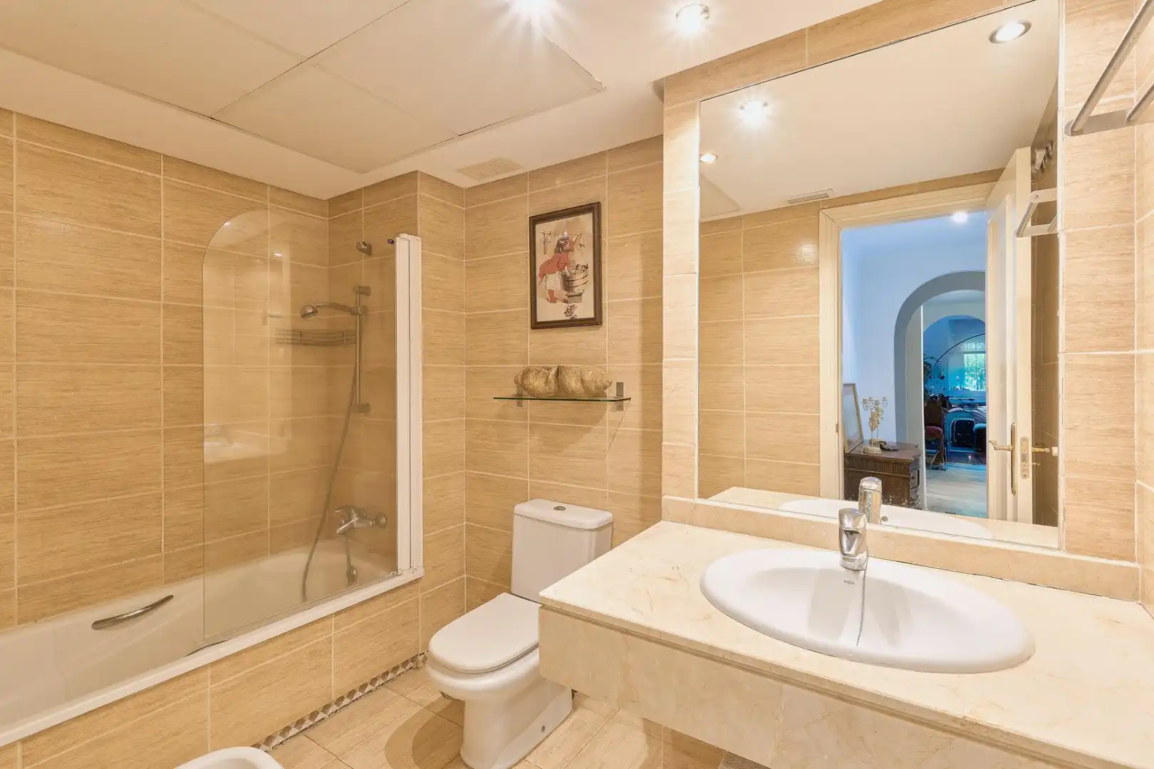 Bathroom of Flat for sale in Marbella  with Terrace and Swimming Pool