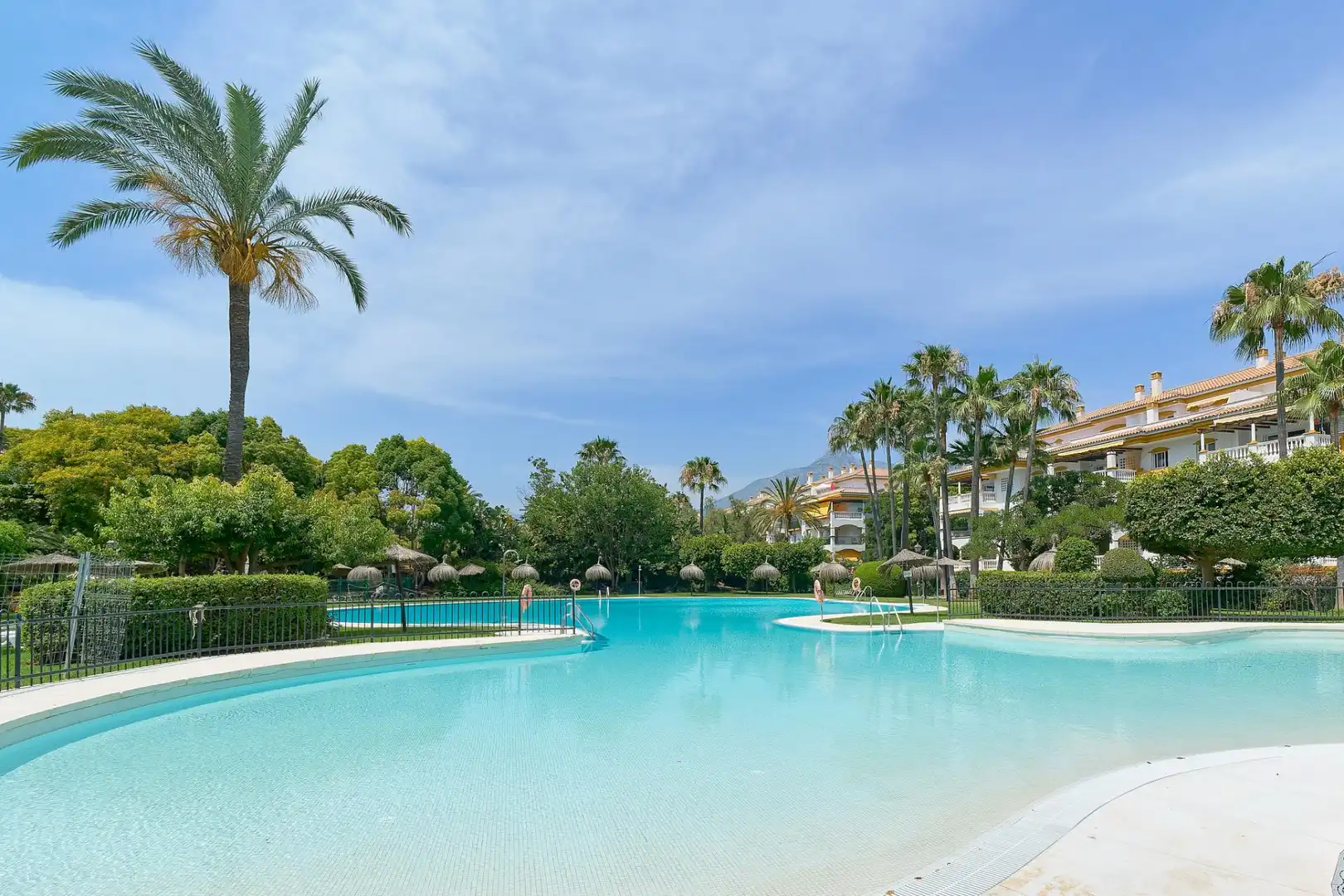 Swimming pool of Flat for sale in Marbella  with Terrace and Swimming Pool