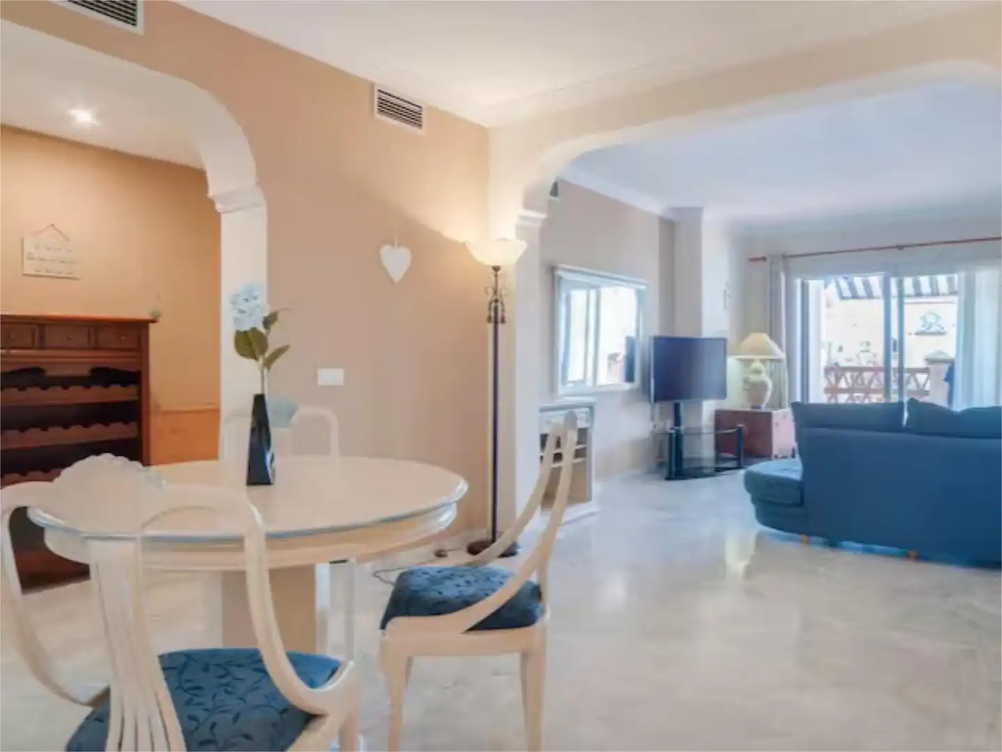 Flat for rent in Avenida Suiza, 15, Mijas Golf Dining room of Flat for rent in Mijas with Air Conditioner, Heating and Private garden