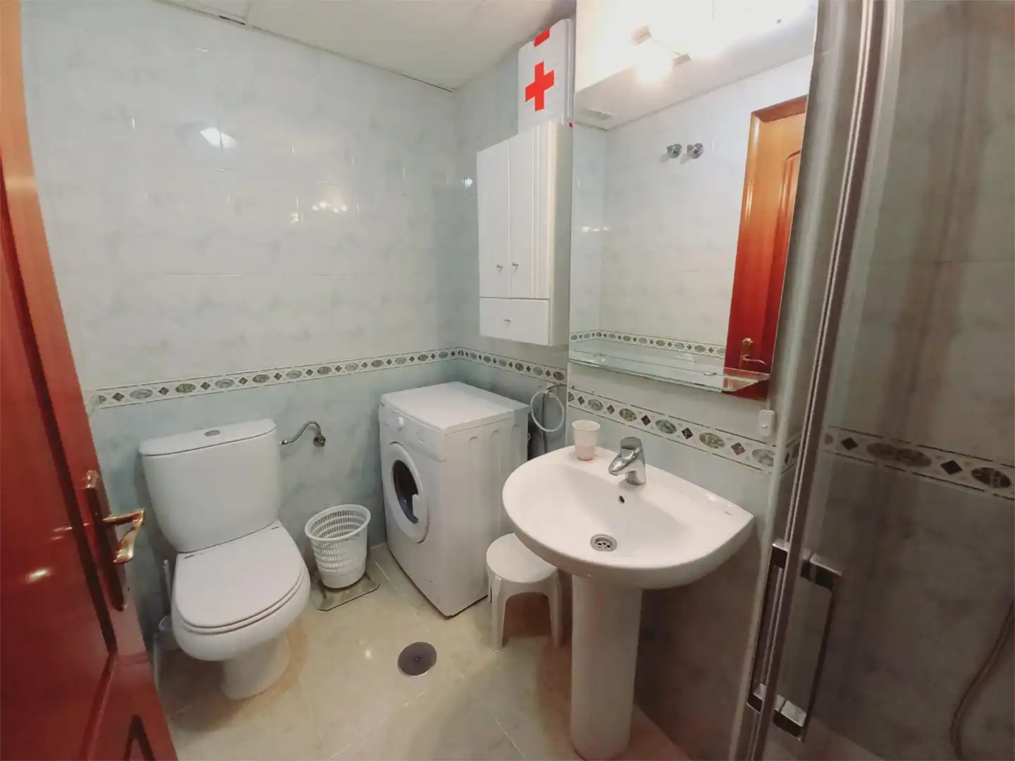 Flat for rent in Calle Oviedo, 29, Puerto Deportivo Bathroom of Flat for rent in Fuengirola with Air Conditioner, Heating and Terrace