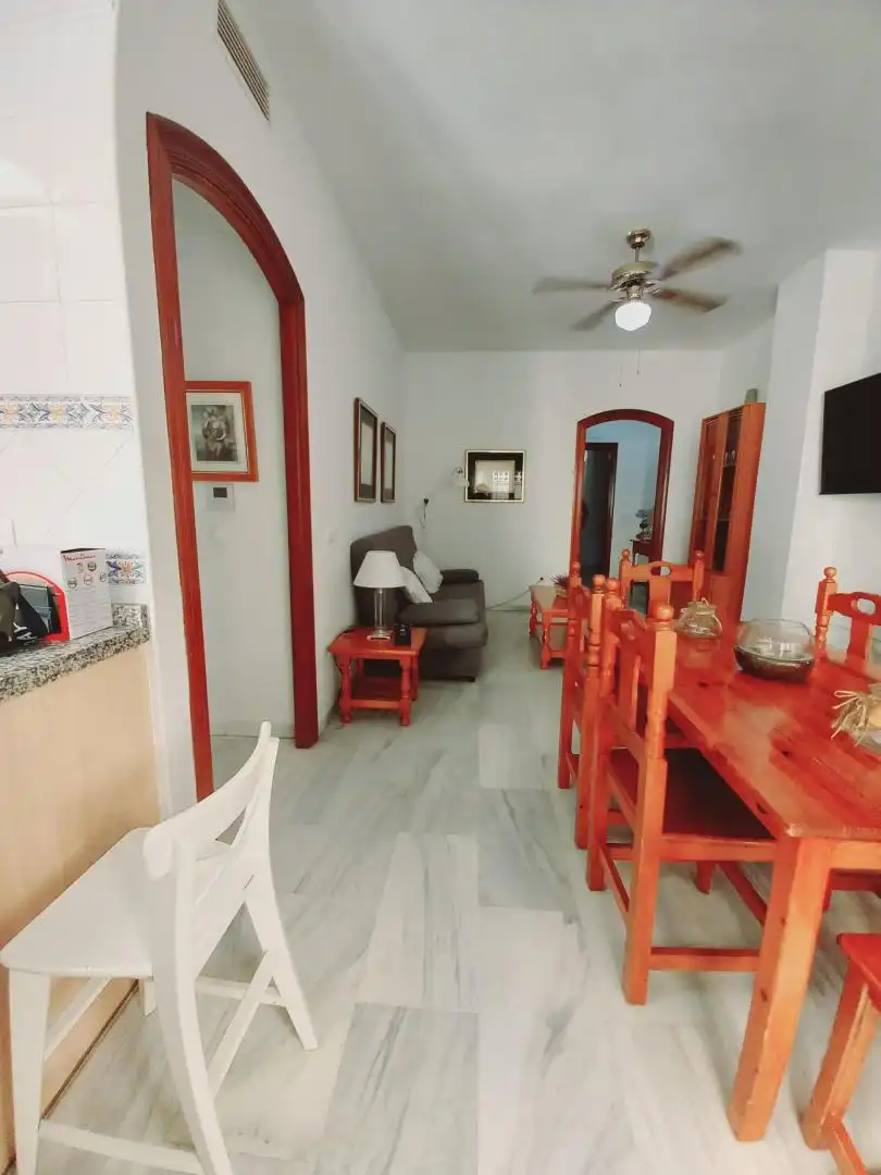 Flat for rent in Calle Oviedo, 29, Puerto Deportivo Flat for rent in Fuengirola with Air Conditioner, Heating and Terrace