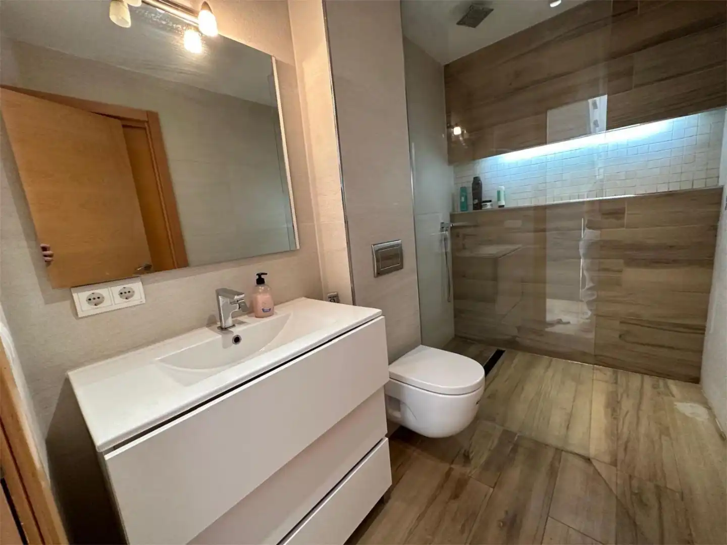 Casa adosada en venta en Carrer de Ramon Llull, 29, Vilafranca de Bonany Baño de Casa adosada en venta en Vilafranca de Bonany con Aire acondicionado, Terraza y Balcón