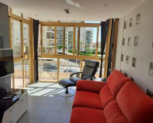 Sala d'estar de Apartament de lloguer en Benicasim / Benicàssim amb Aire condicionat, Calefacció i Piscina
