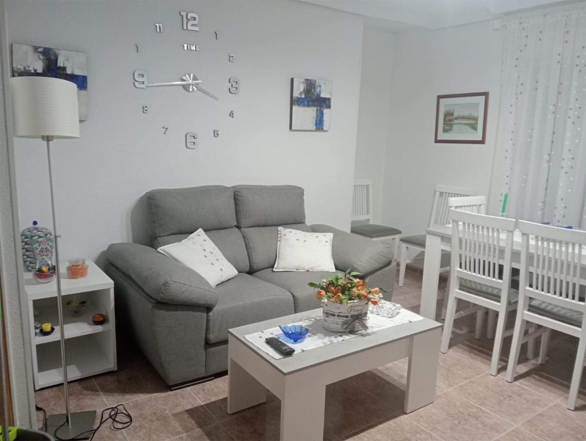 Sala d'estar de Pis de lloguer en  Toledo Capital amb Calefacció, Moblat i Forn