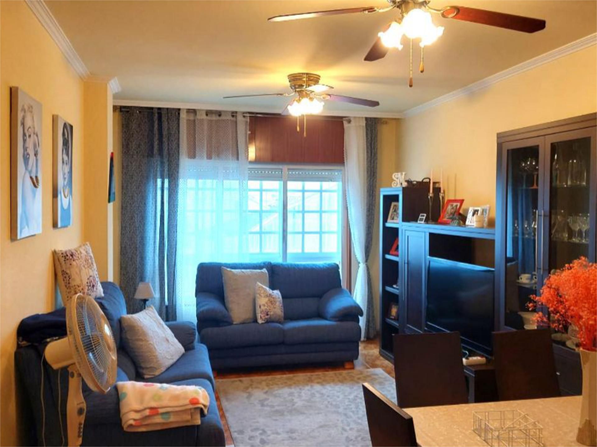 Living room of Flat for sale in Vilagarcía de Arousa  with Heating, Parquet flooring and Storage room