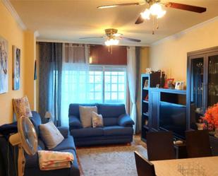 Living room of Flat for sale in Vilagarcía de Arousa  with Heating, Parquet flooring and Storage room