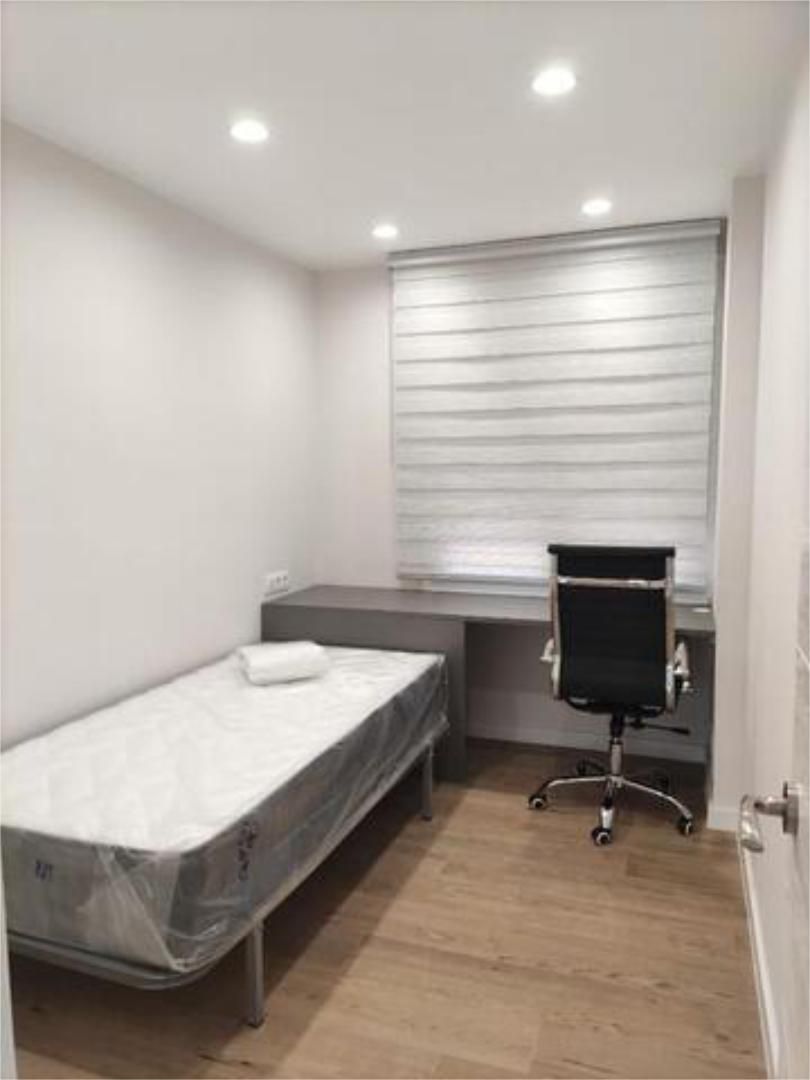 Bedroom of Flat to rent in  Zaragoza Capital  with Heating, Terrace and Furnished