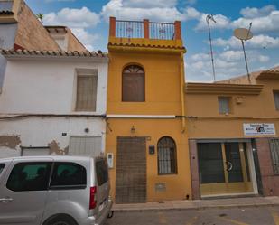 Vista exterior de Casa adosada en venda en Aspe amb Terrassa i Balcó