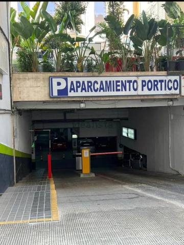 Garaje en Alquiler en Calle Céfiro, 12 en La Calzada - La Florida