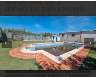 Single-family semi-detached to rent in Montemayor