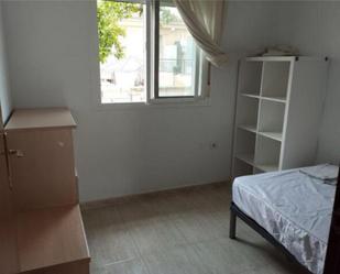 Dormitori de Casa adosada per a compartir en Cáceres Capital amb Calefacció, Terrassa i Moblat